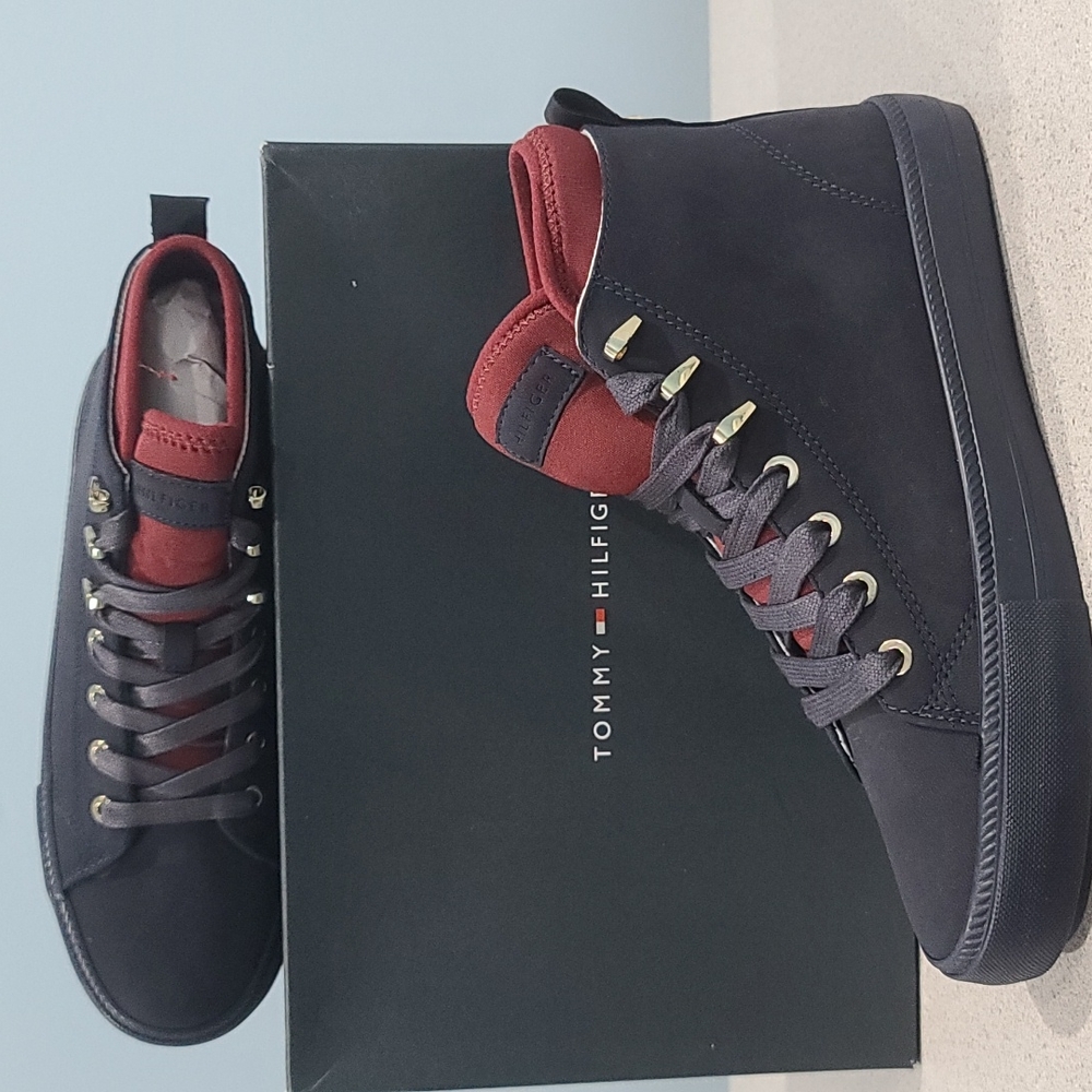 SALE! ✅ Tommy Hilfiger Tadzia Ankle Boots, Dark Blue ~ 8.5M ✨ NEW IN BOX